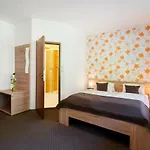Bon Hotel 3*