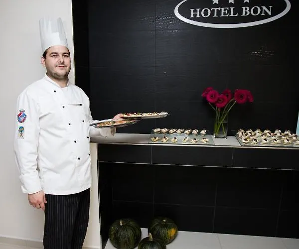 Bon Hotel 3*
